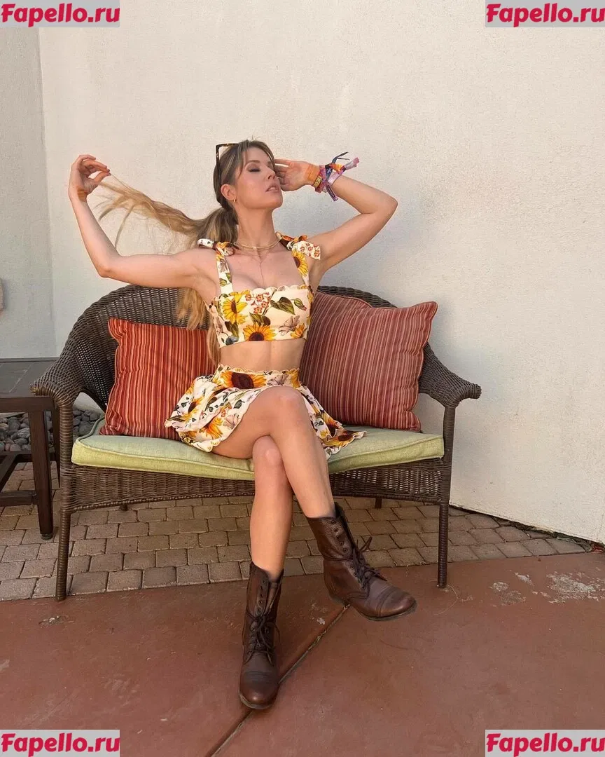 Amanda Cerny Onlyfans Photo Gallery 