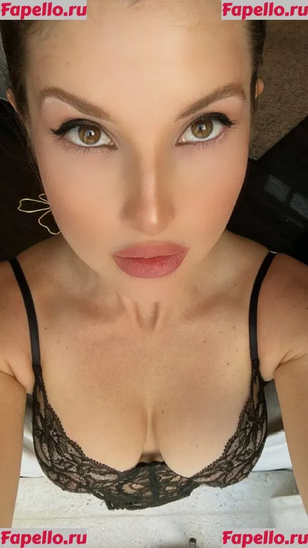 Amanda Cerny Onlyfans Photo Gallery 