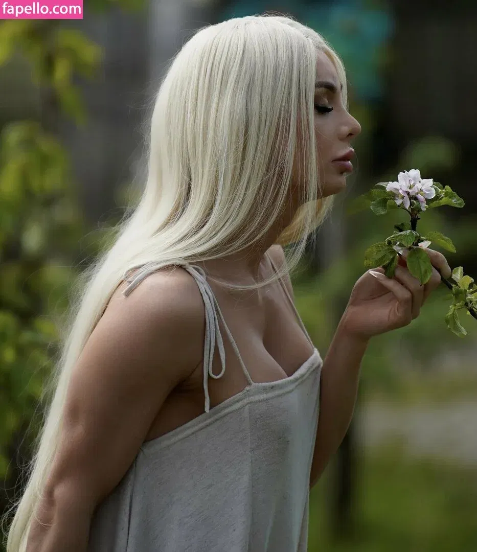 Lola Christina Onlyfans Photo Gallery 