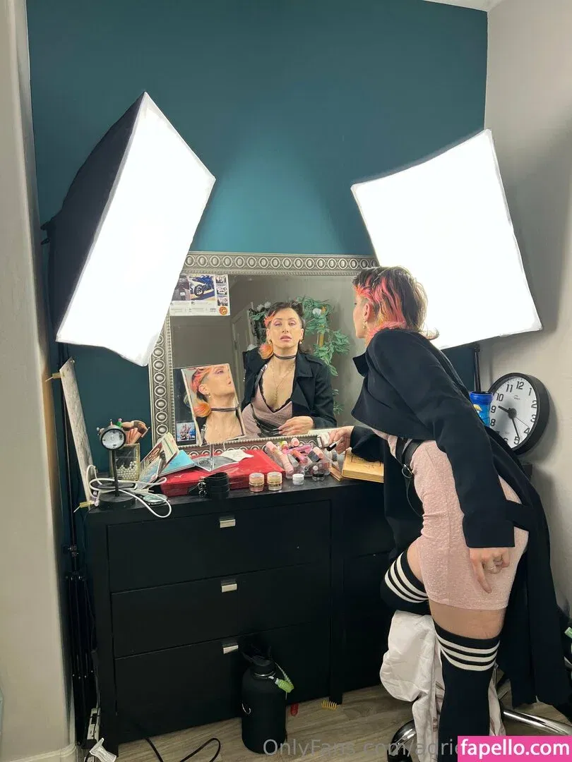 adriennedriggs Onlyfans Photo Gallery 