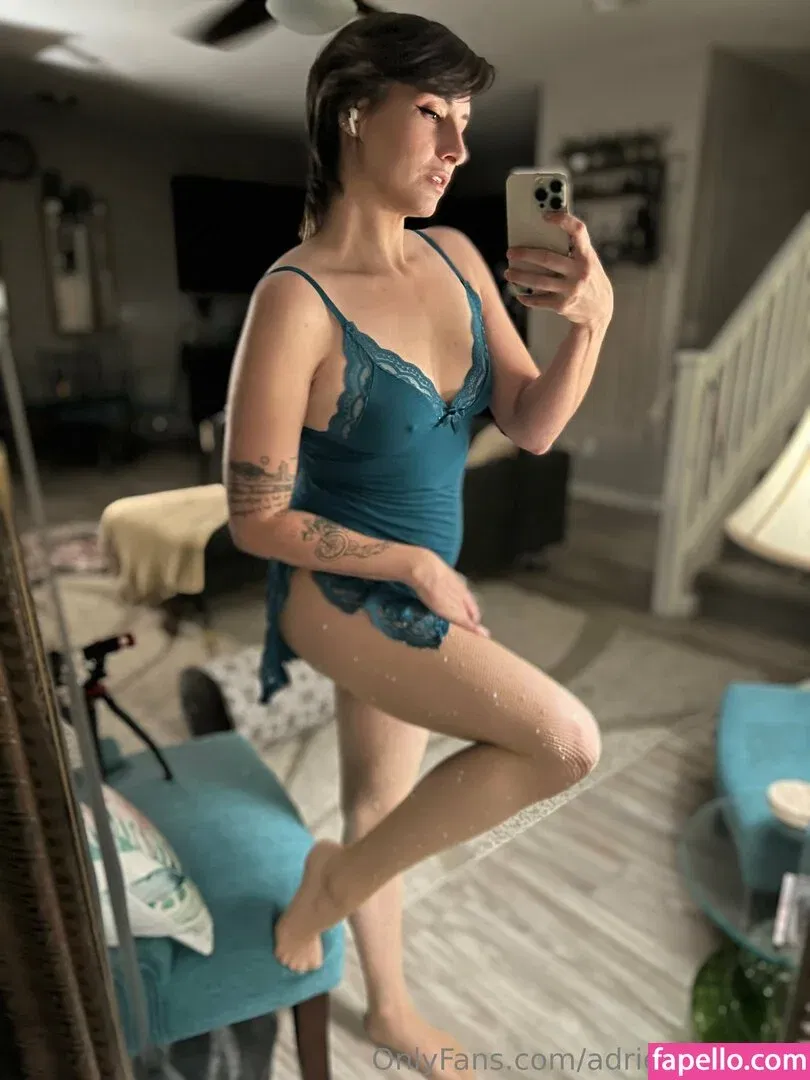 adriennedriggs Onlyfans Photo Gallery 