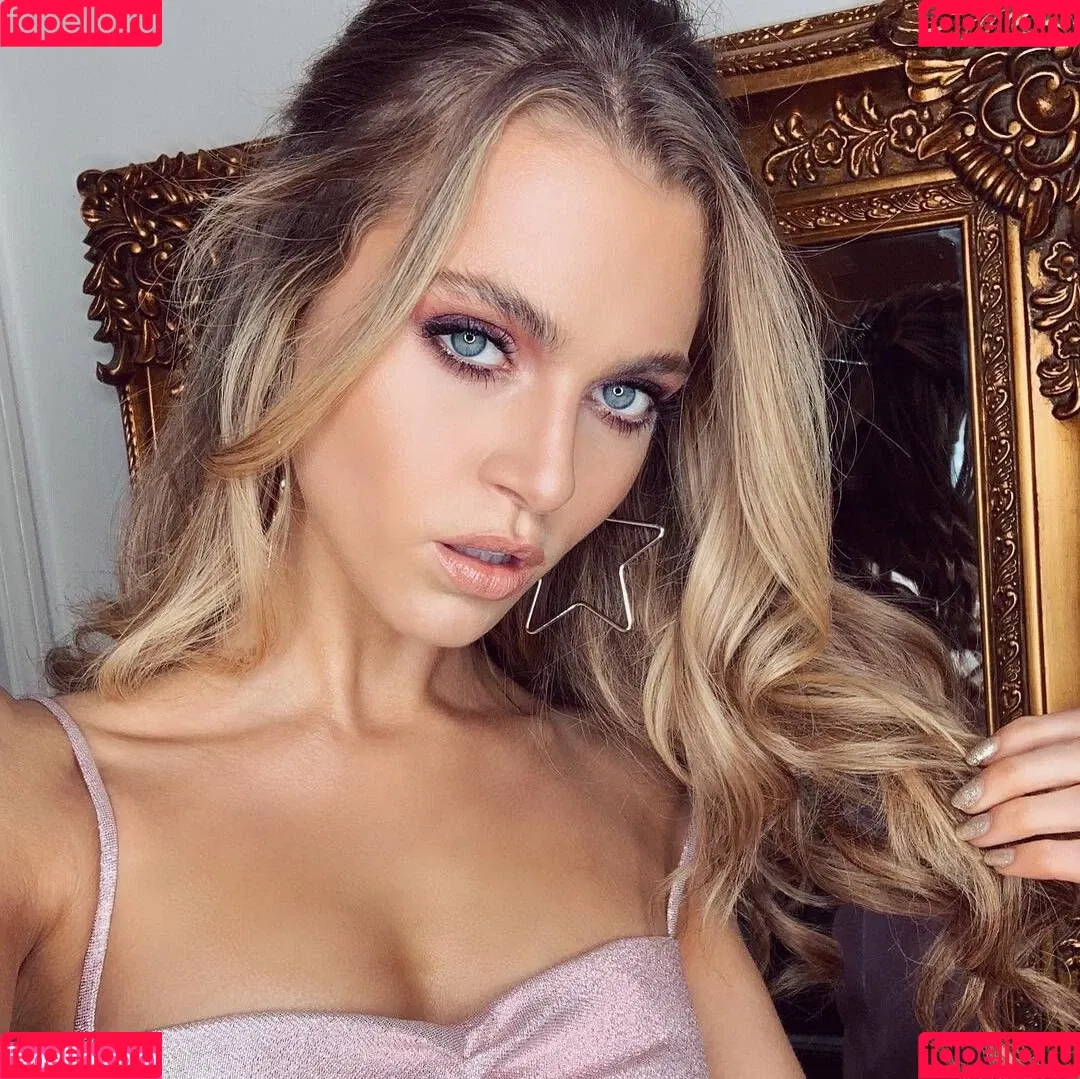Anne Winters Onlyfans Photo Gallery 