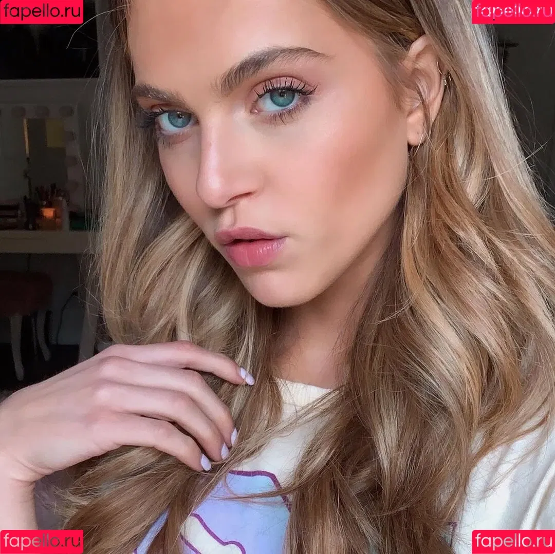 Anne Winters Onlyfans Photo Gallery 