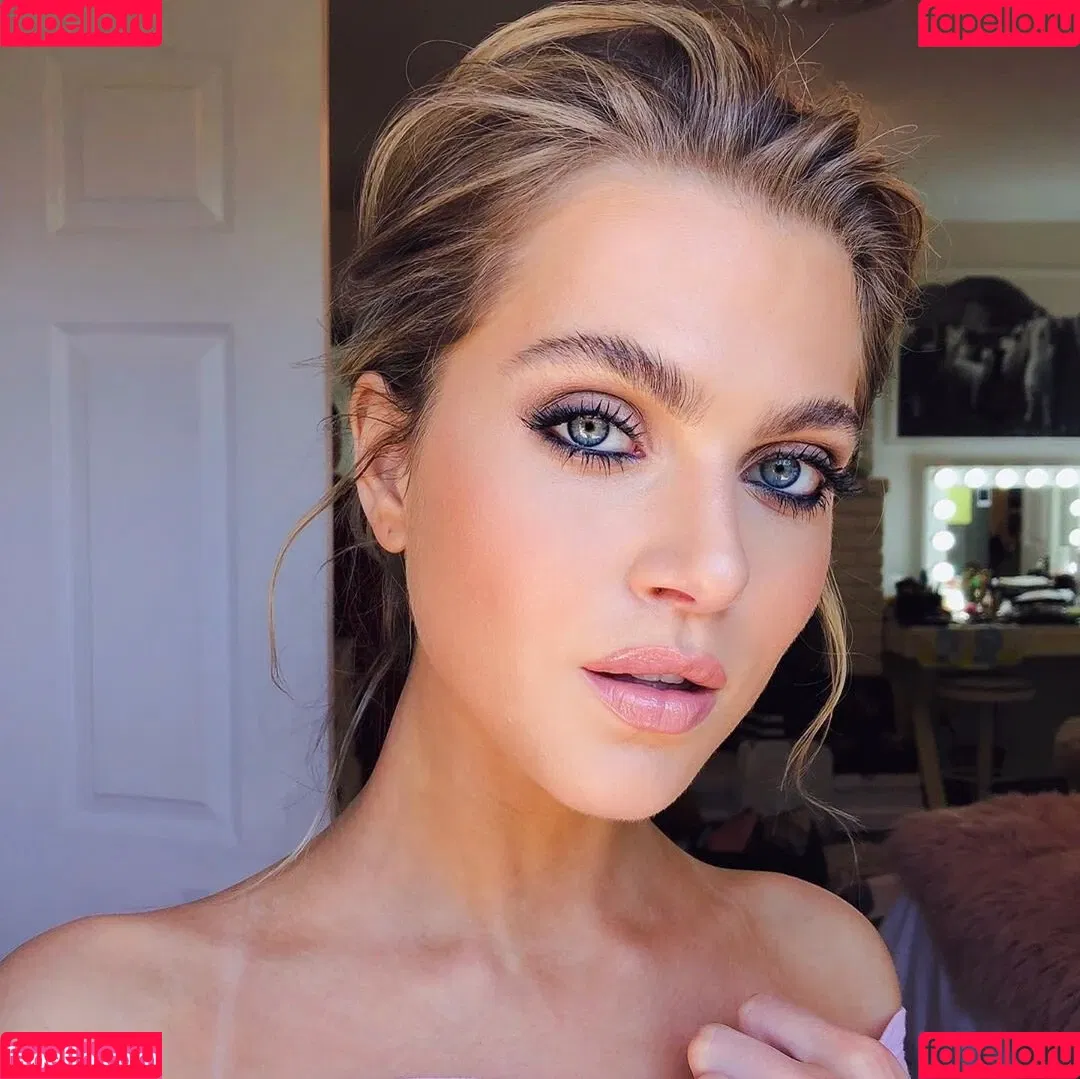 Anne Winters Onlyfans Photo Gallery 
