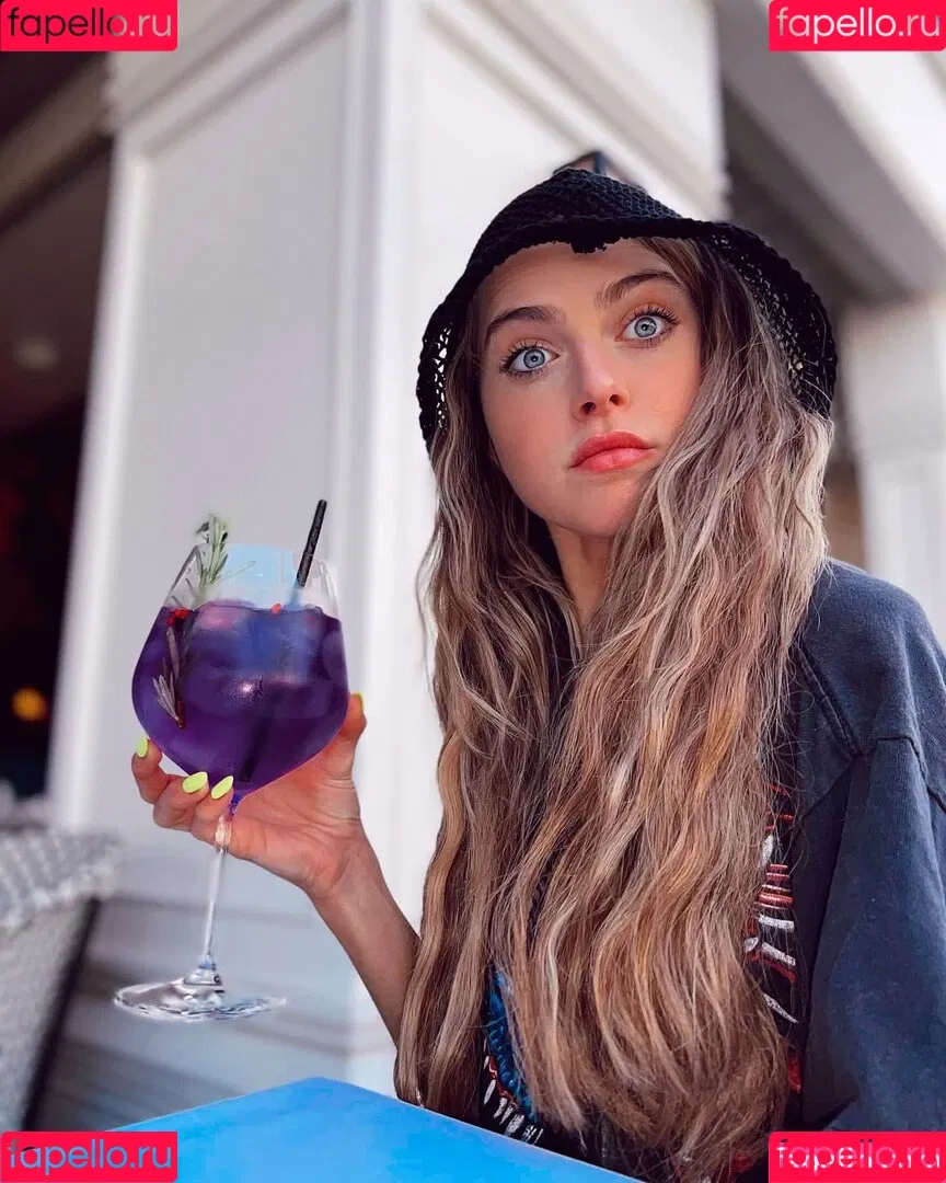 Anne Winters Onlyfans Photo Gallery 