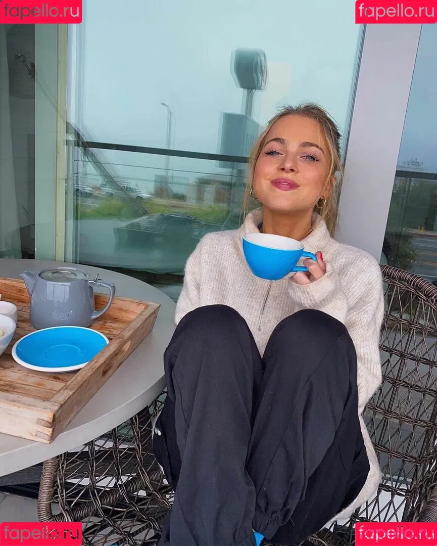 Anne Winters Onlyfans Photo Gallery 