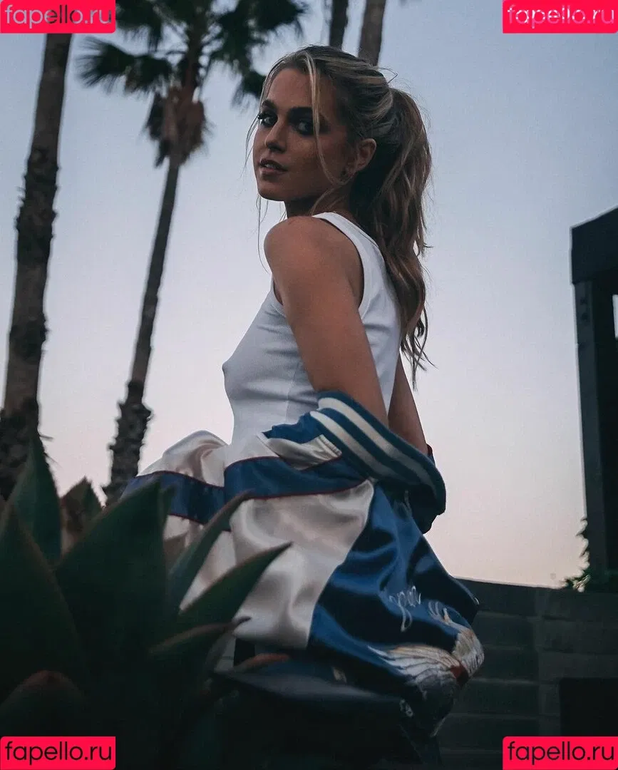 Anne Winters Onlyfans Photo Gallery 