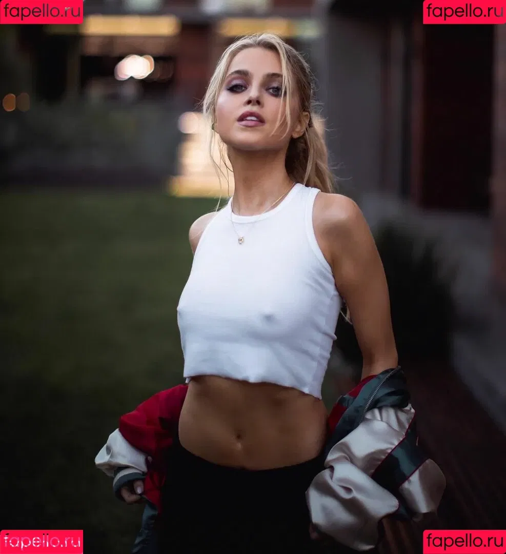 Anne Winters Onlyfans Photo Gallery 