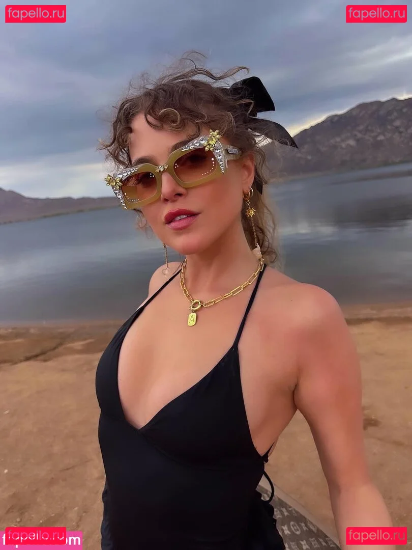 Anne Winters Onlyfans Photo Gallery 