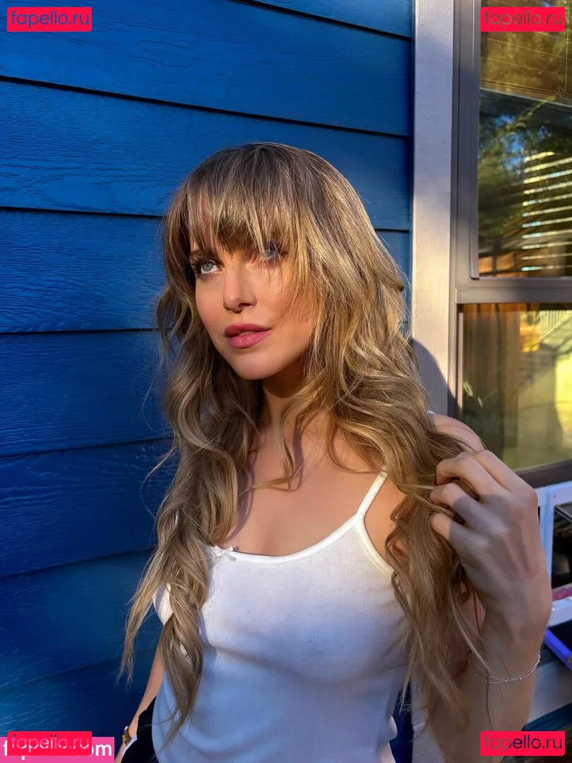 Anne Winters Onlyfans Photo Gallery 