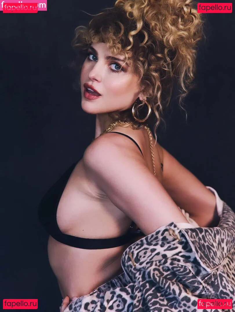 Anne Winters Onlyfans Photo Gallery 