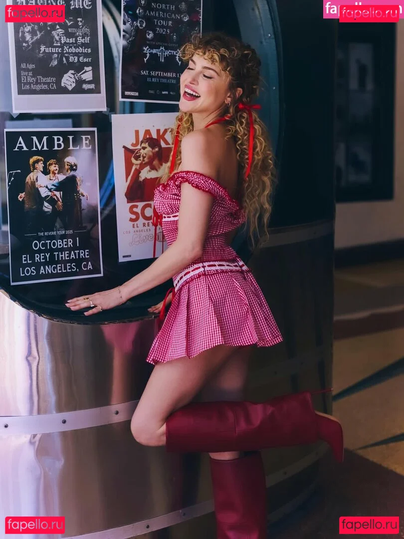 Anne Winters Onlyfans Photo Gallery 