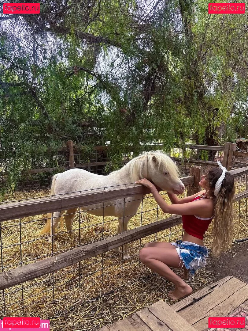 Anne Winters Onlyfans Photo Gallery 