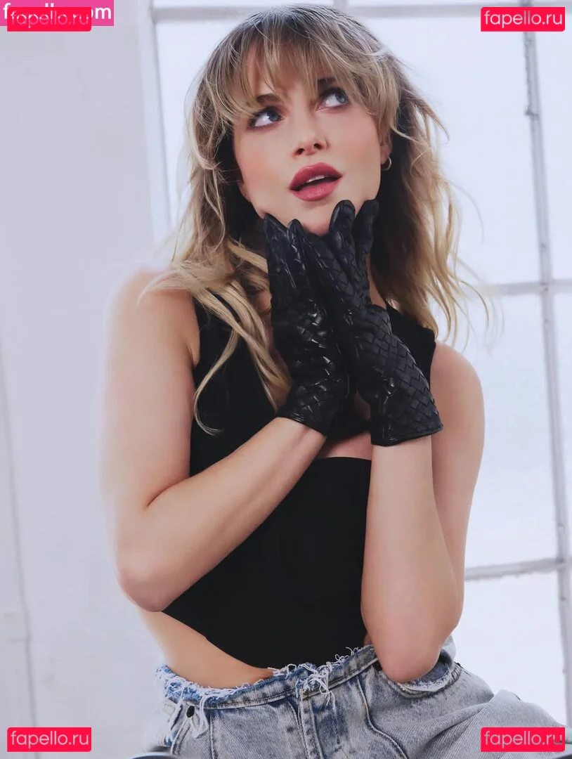 Anne Winters Onlyfans Photo Gallery 