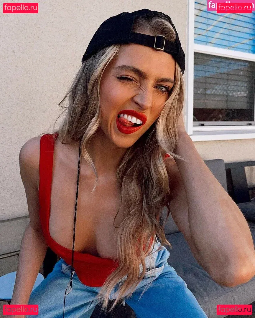 Anne Winters Onlyfans Photo Gallery 