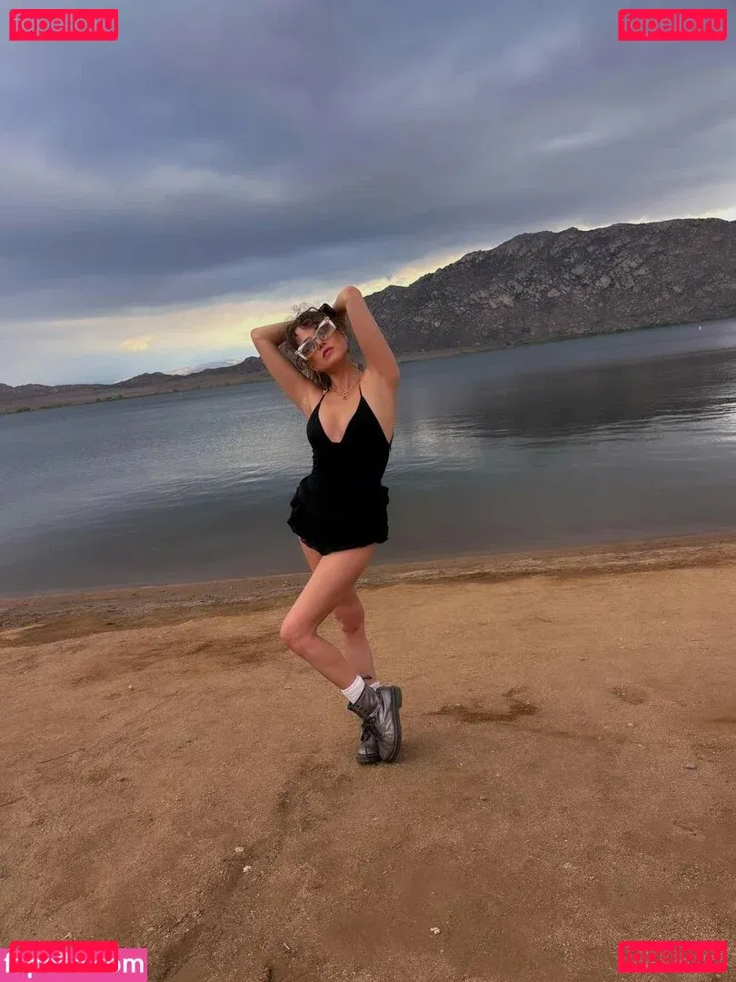 Anne Winters Onlyfans Photo Gallery 