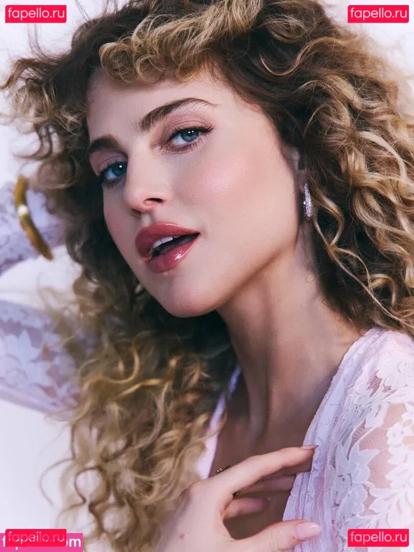 Anne Winters Onlyfans Photo Gallery 