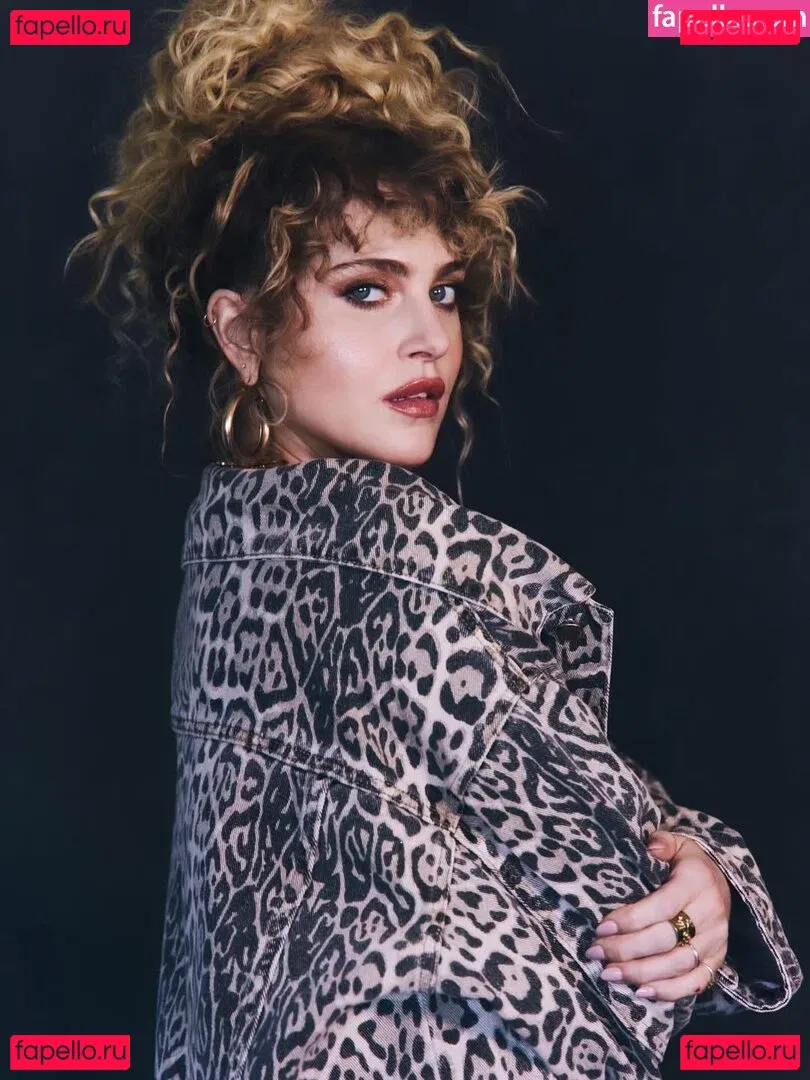 Anne Winters Onlyfans Photo Gallery 