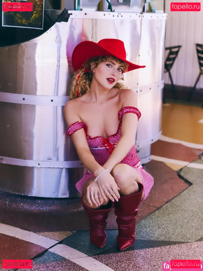 Anne Winters Onlyfans Photo Gallery 