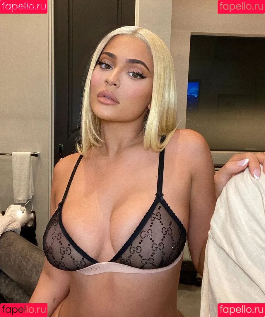 Kylie Jenner Onlyfans Photo Gallery 