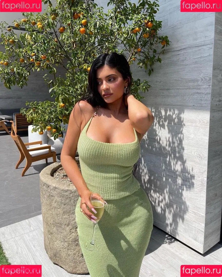 Kylie Jenner Onlyfans Photo Gallery 