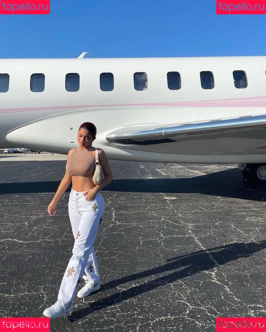 Kylie Jenner Onlyfans Photo Gallery 