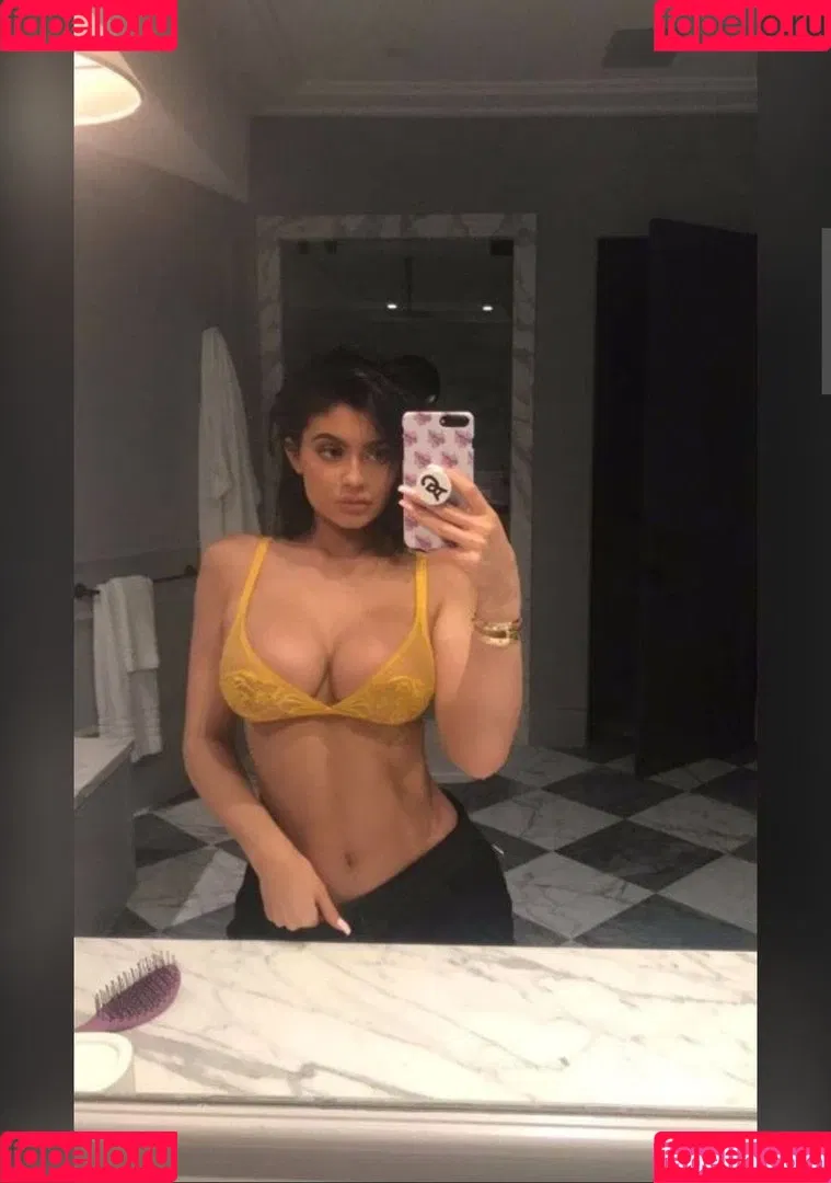 Kylie Jenner Onlyfans Photo Gallery 