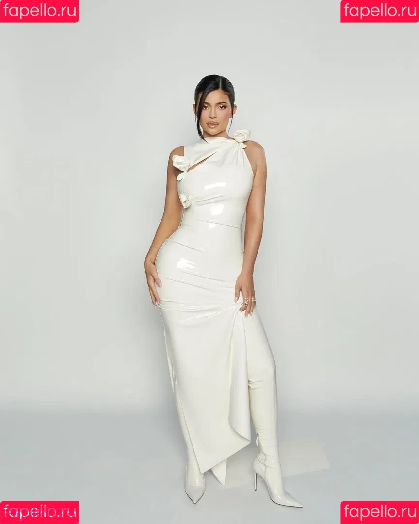 Kylie Jenner Onlyfans Photo Gallery 