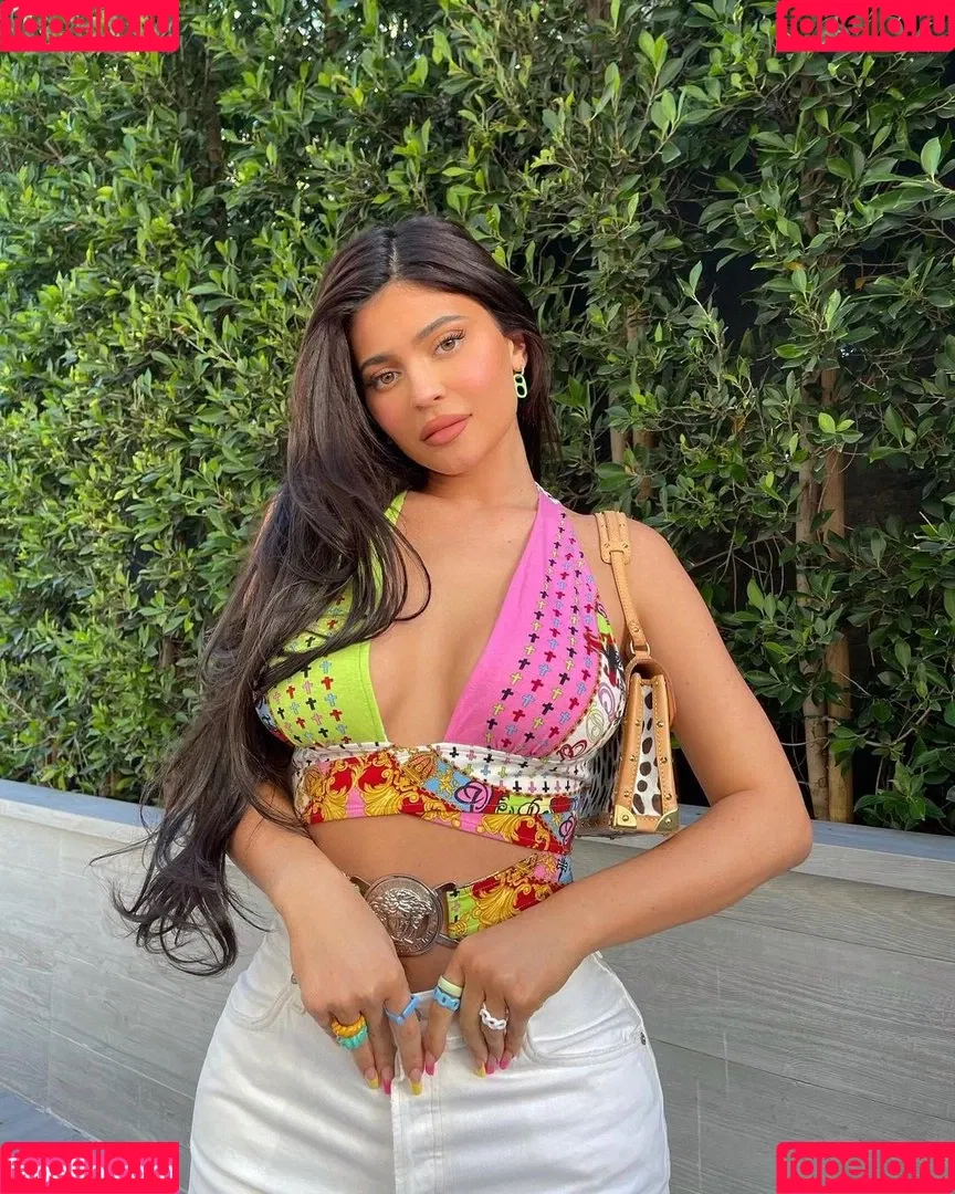 Kylie Jenner Onlyfans Photo Gallery 