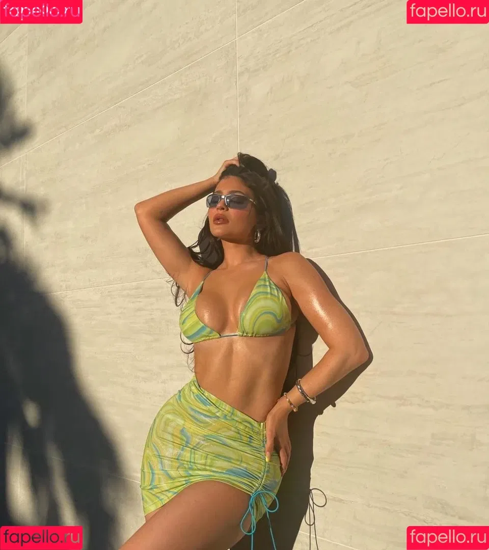 Kylie Jenner Onlyfans Photo Gallery 