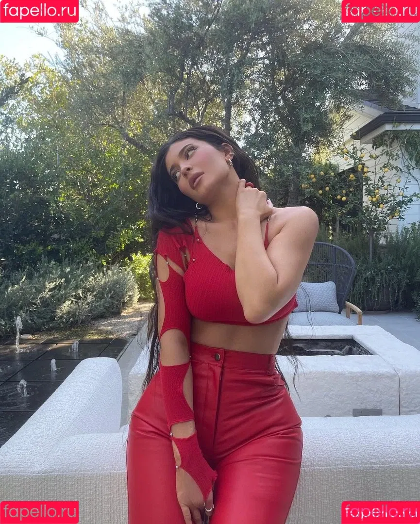 Kylie Jenner Onlyfans Photo Gallery 