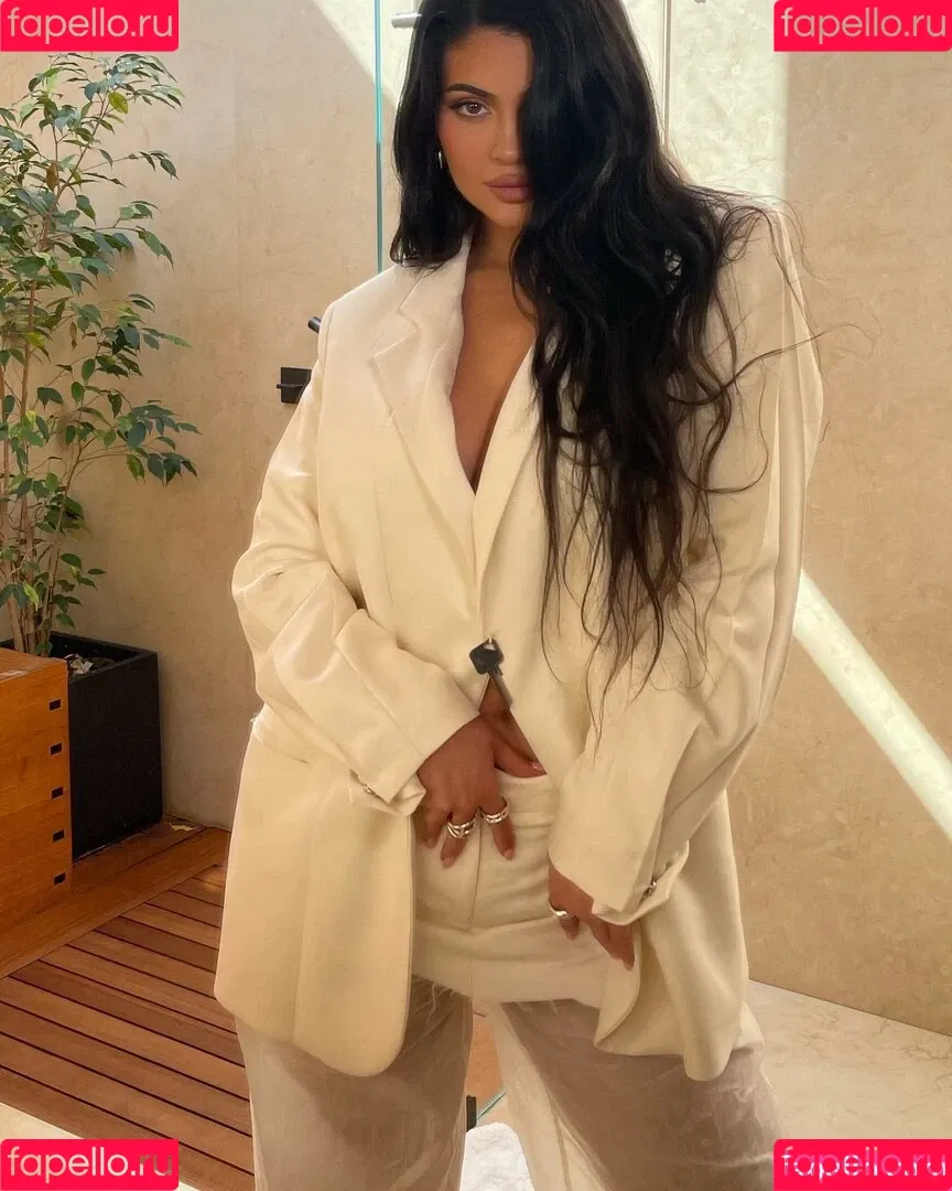 Kylie Jenner Onlyfans Photo Gallery 