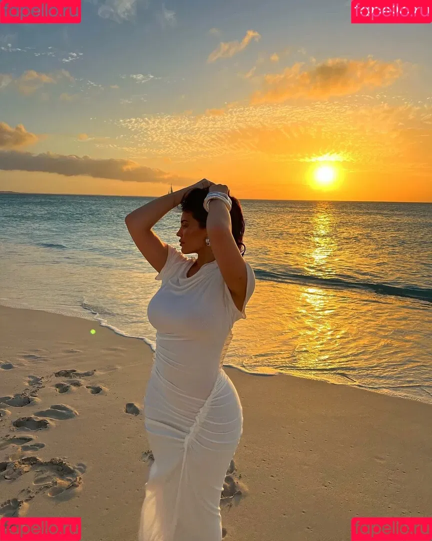 Kylie Jenner Onlyfans Photo Gallery 