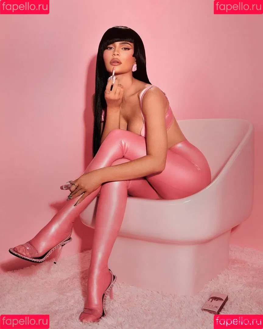 Kylie Jenner Onlyfans Photo Gallery 