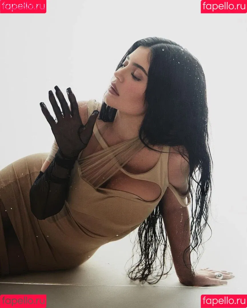 Kylie Jenner Onlyfans Photo Gallery 