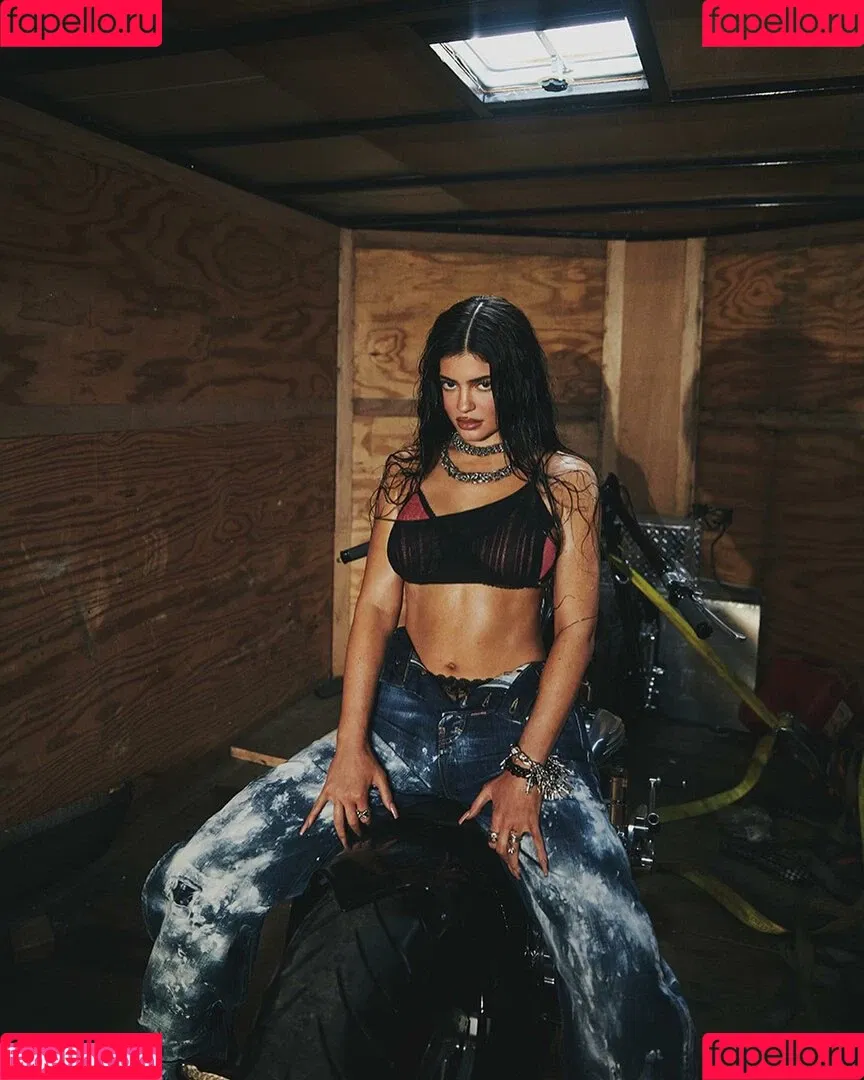 Kylie Jenner Onlyfans Photo Gallery 