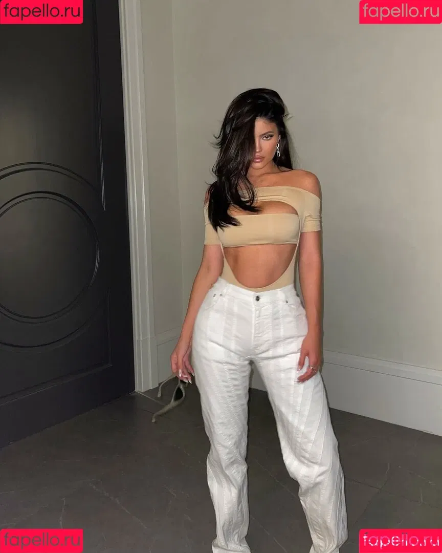 Kylie Jenner Onlyfans Photo Gallery 