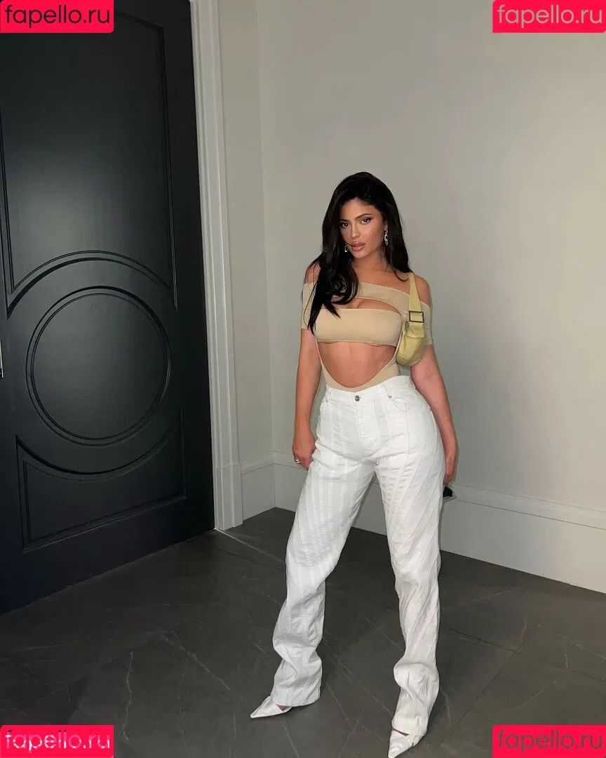 Kylie Jenner Onlyfans Photo Gallery 