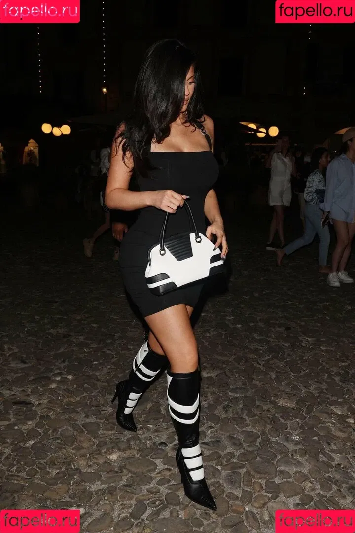 Kylie Jenner Onlyfans Photo Gallery 