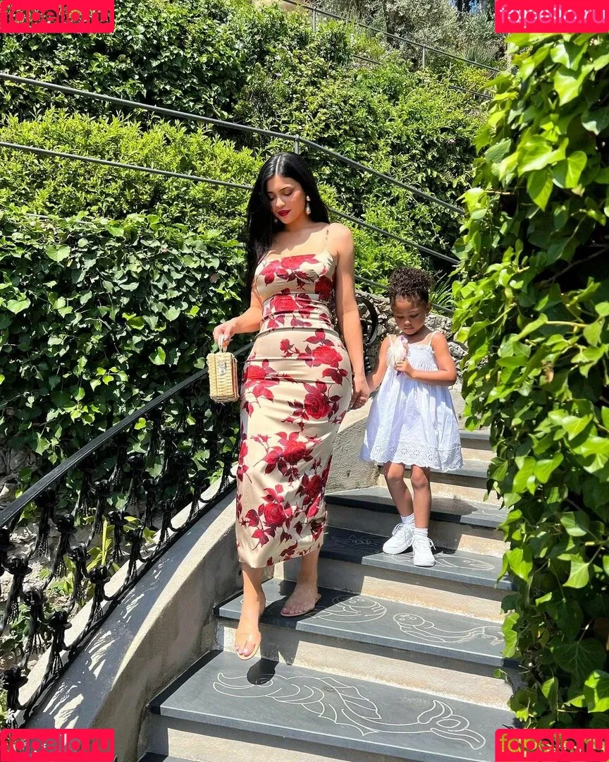 Kylie Jenner Onlyfans Photo Gallery 