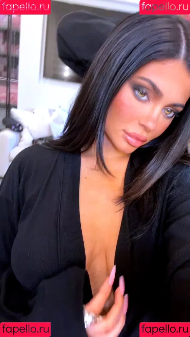 Kylie Jenner Onlyfans Photo Gallery 