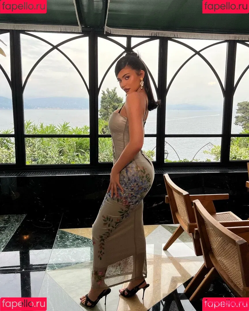 Kylie Jenner Onlyfans Photo Gallery 
