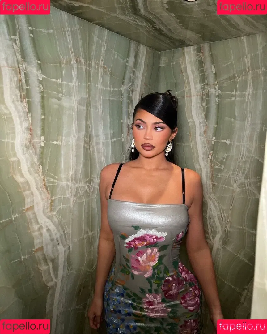 Kylie Jenner Onlyfans Photo Gallery 