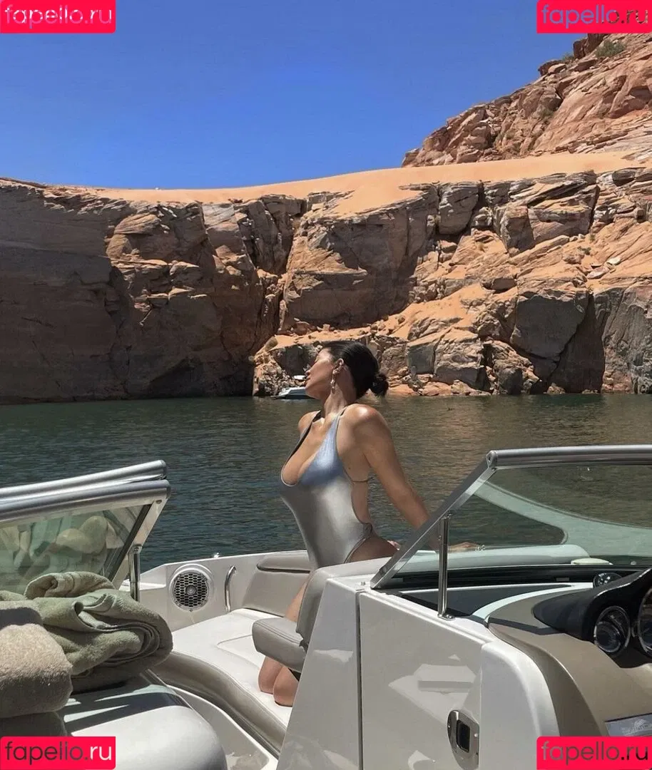 Kylie Jenner Onlyfans Photo Gallery 
