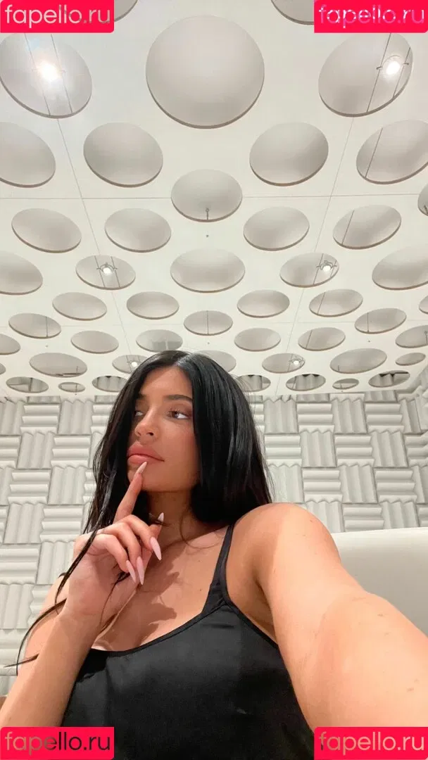 Kylie Jenner Onlyfans Photo Gallery 