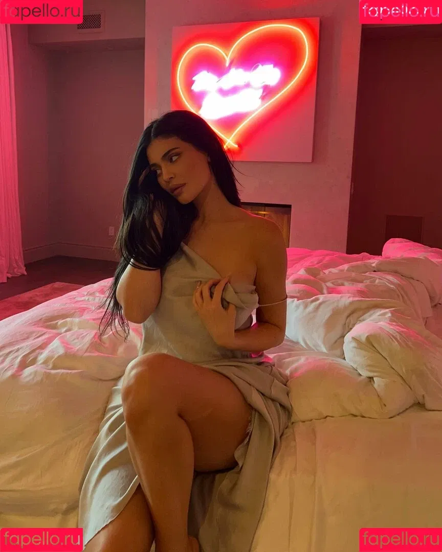 Kylie Jenner Onlyfans Photo Gallery 