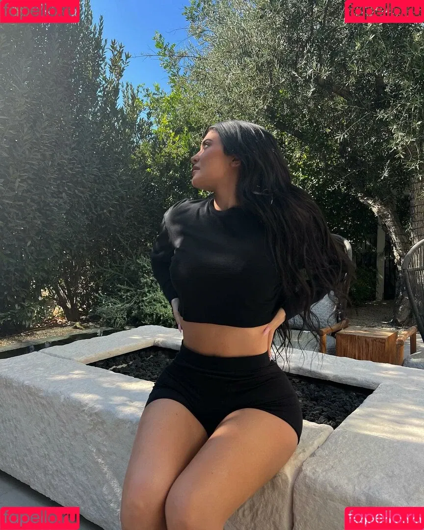 Kylie Jenner Onlyfans Photo Gallery 
