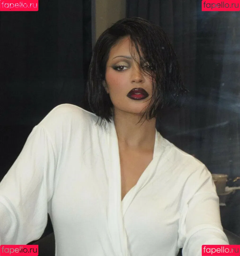 Kylie Jenner Onlyfans Photo Gallery 