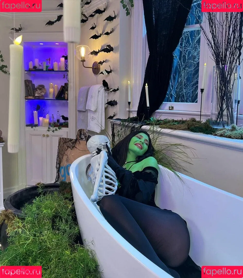 Kylie Jenner Onlyfans Photo Gallery 