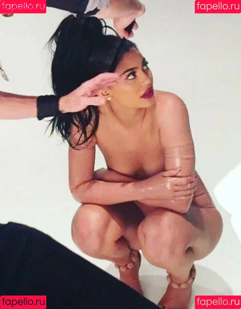 Kylie Jenner Onlyfans Photo Gallery 